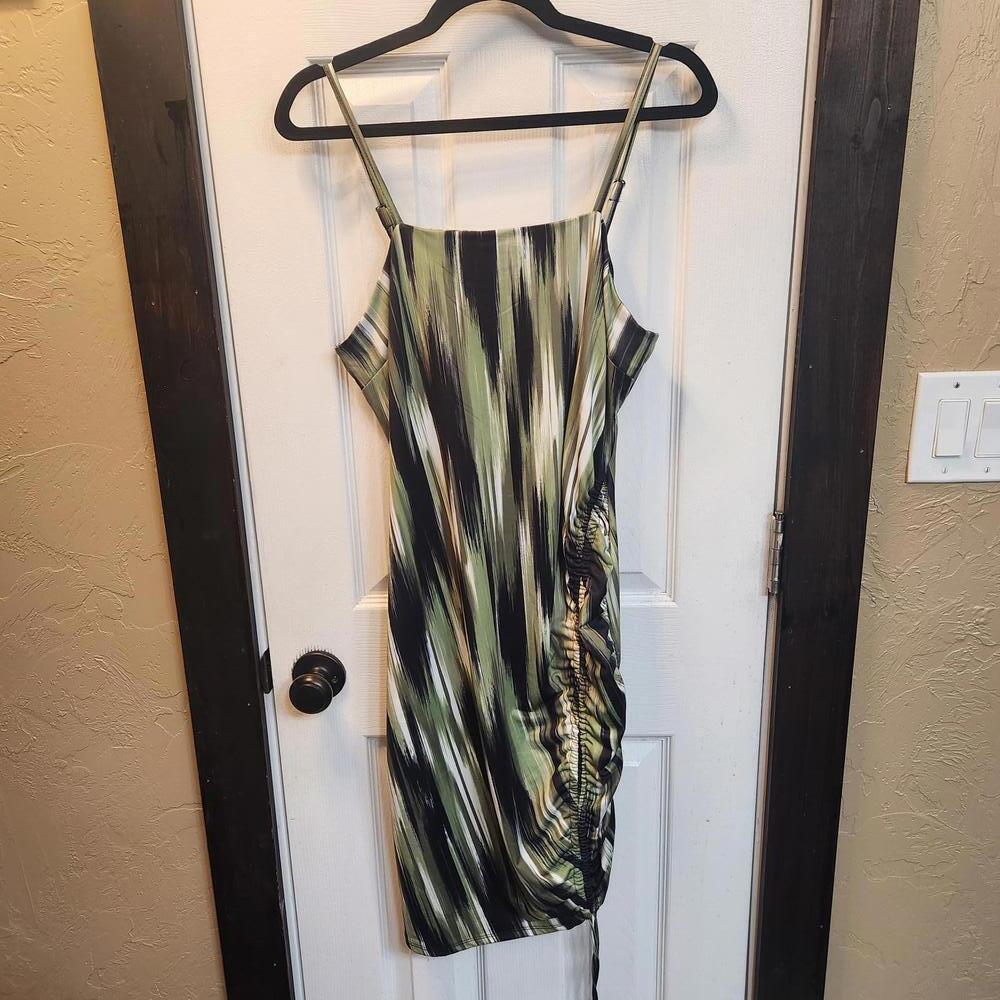 Madden NYC Women's Green Abstract Midi Dress with Adjustable Straps- Large